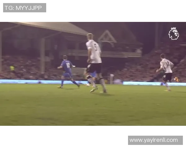 足球明星挑战擦镜子展现球场外的幽默与风采引发粉丝热议